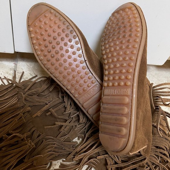 Anthropologie Minnetonka Moccasins 5 Layer Fringe Boot - Picture 14 of 15